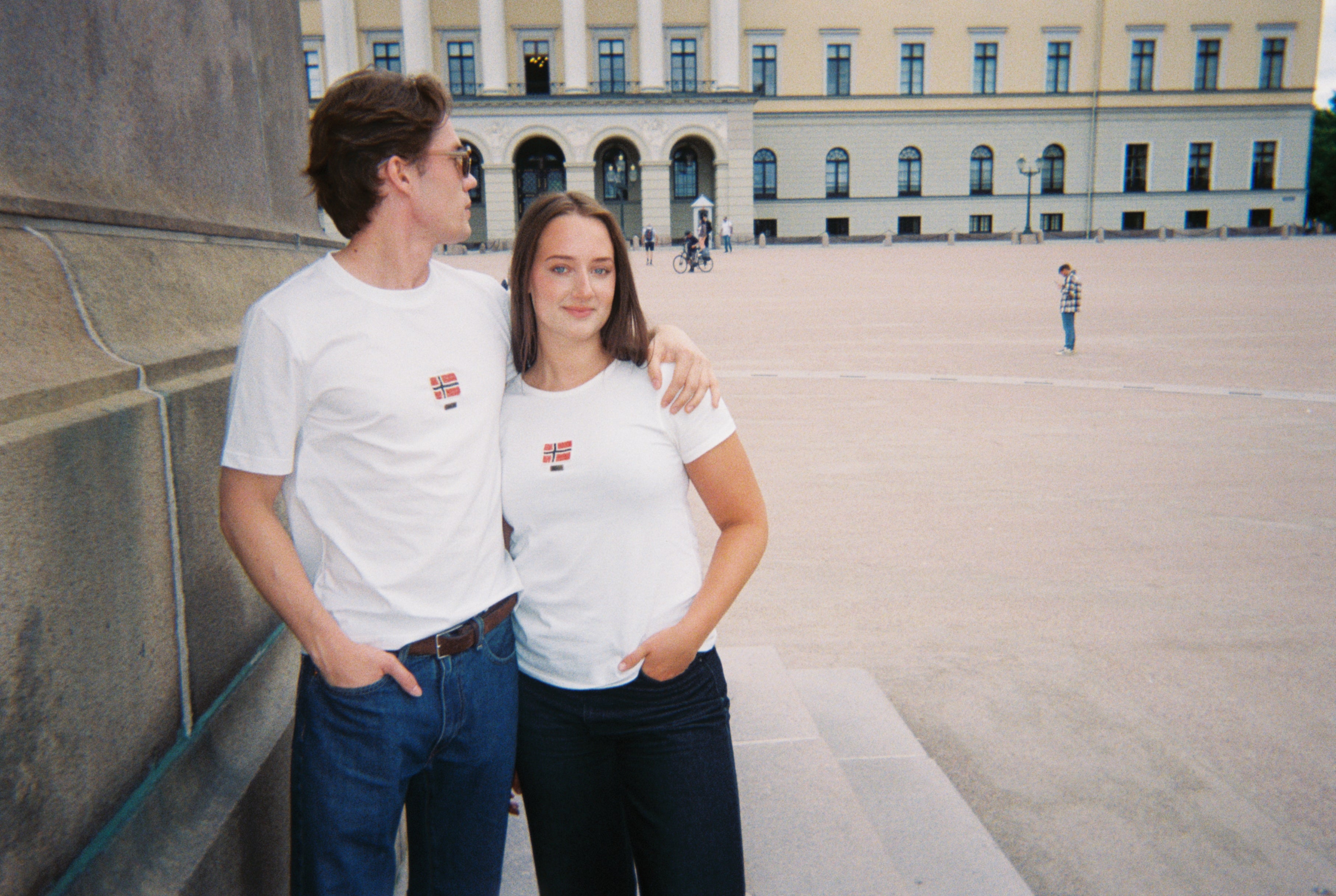 UNISEX BEADED NORWAY TEE