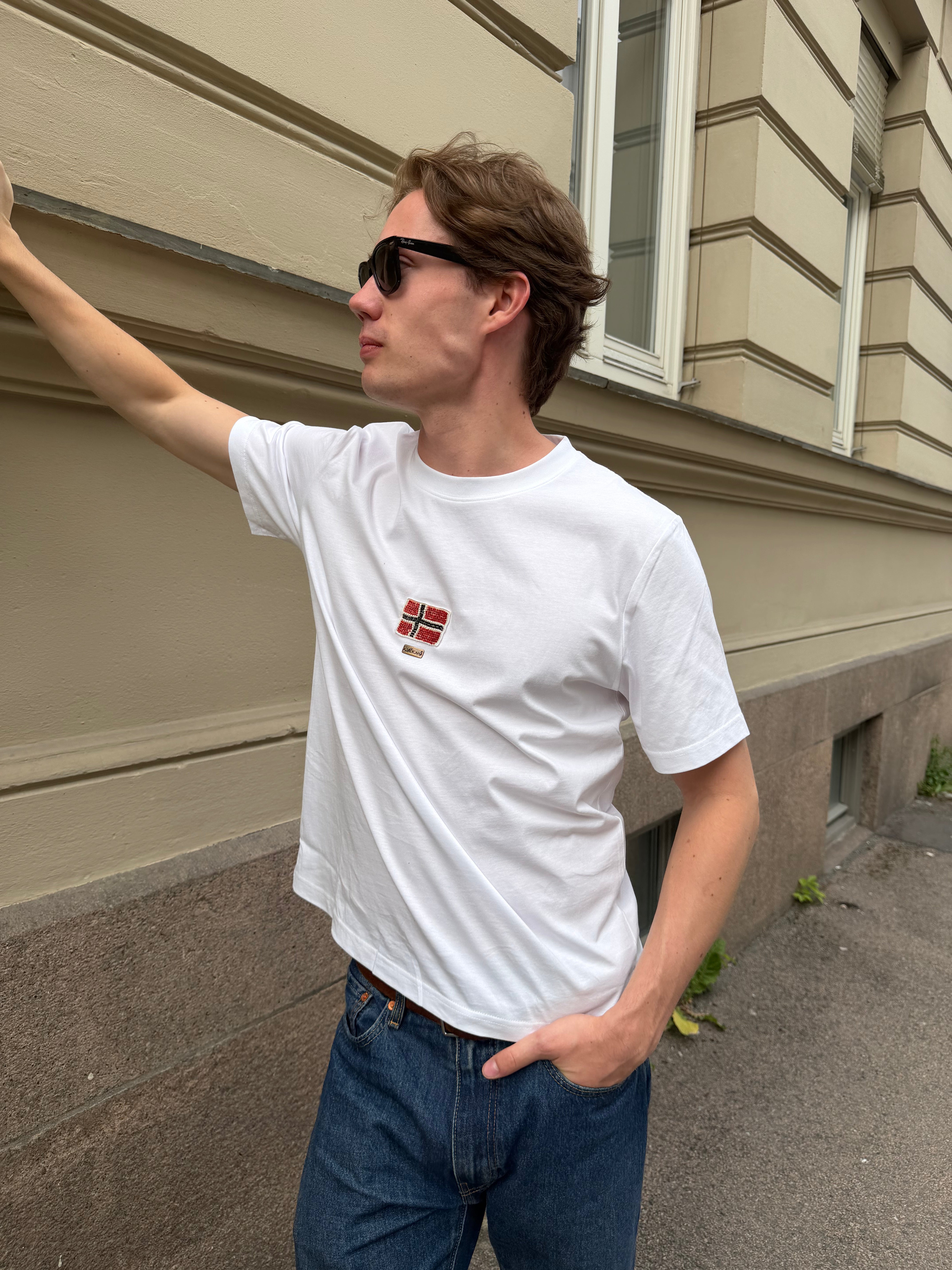 UNISEX BEADED NORWAY TEE