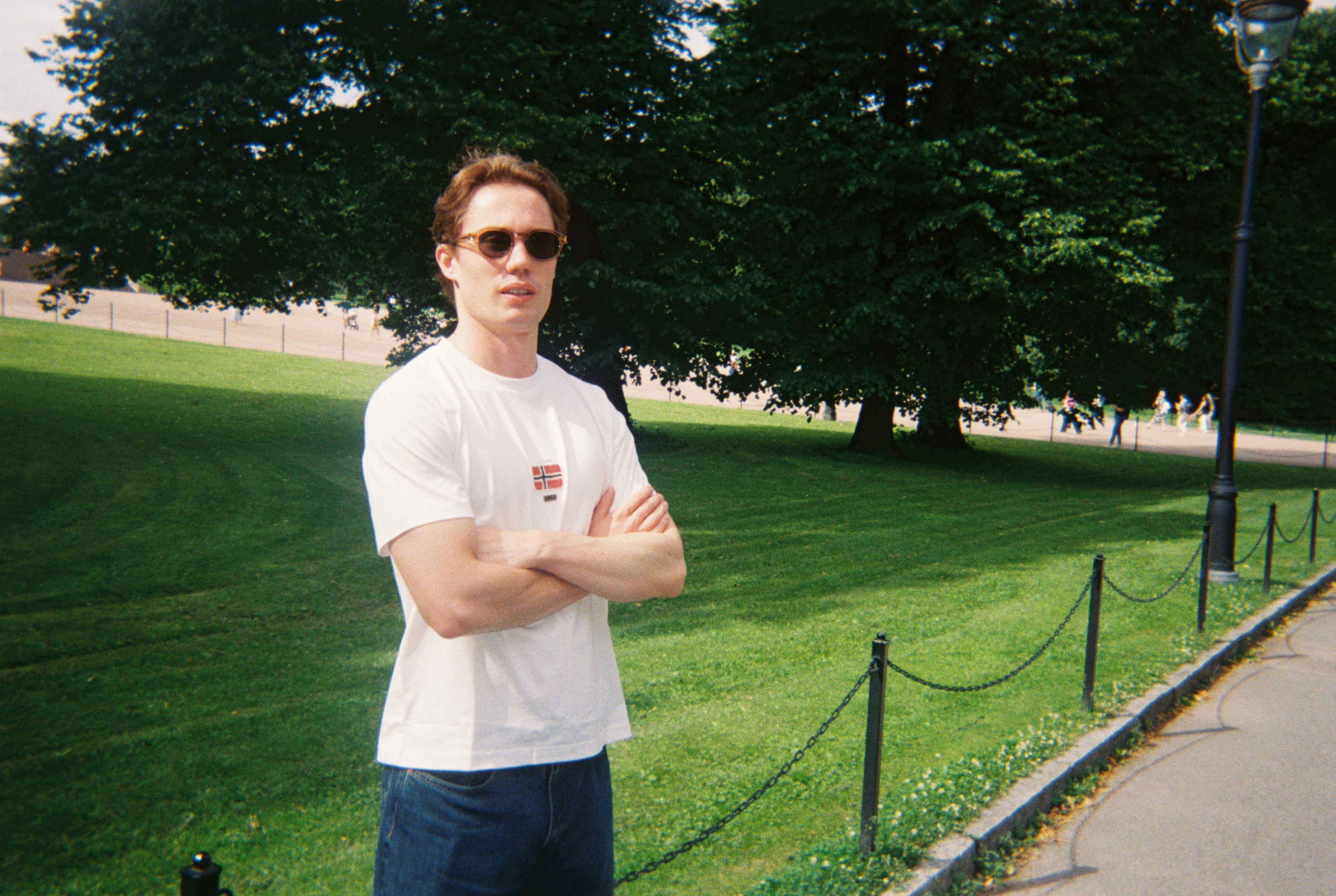 UNISEX BEADED NORWAY TEE